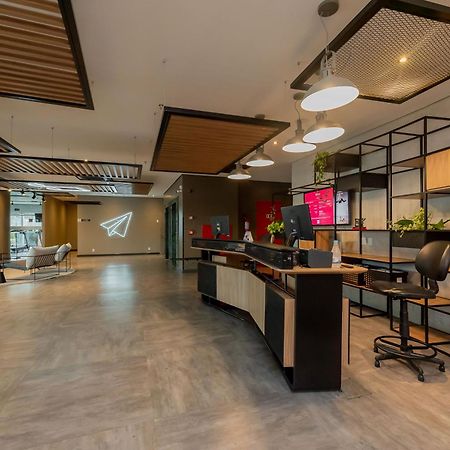Отель Ibis Vitoria Aeroporto Экстерьер фото
