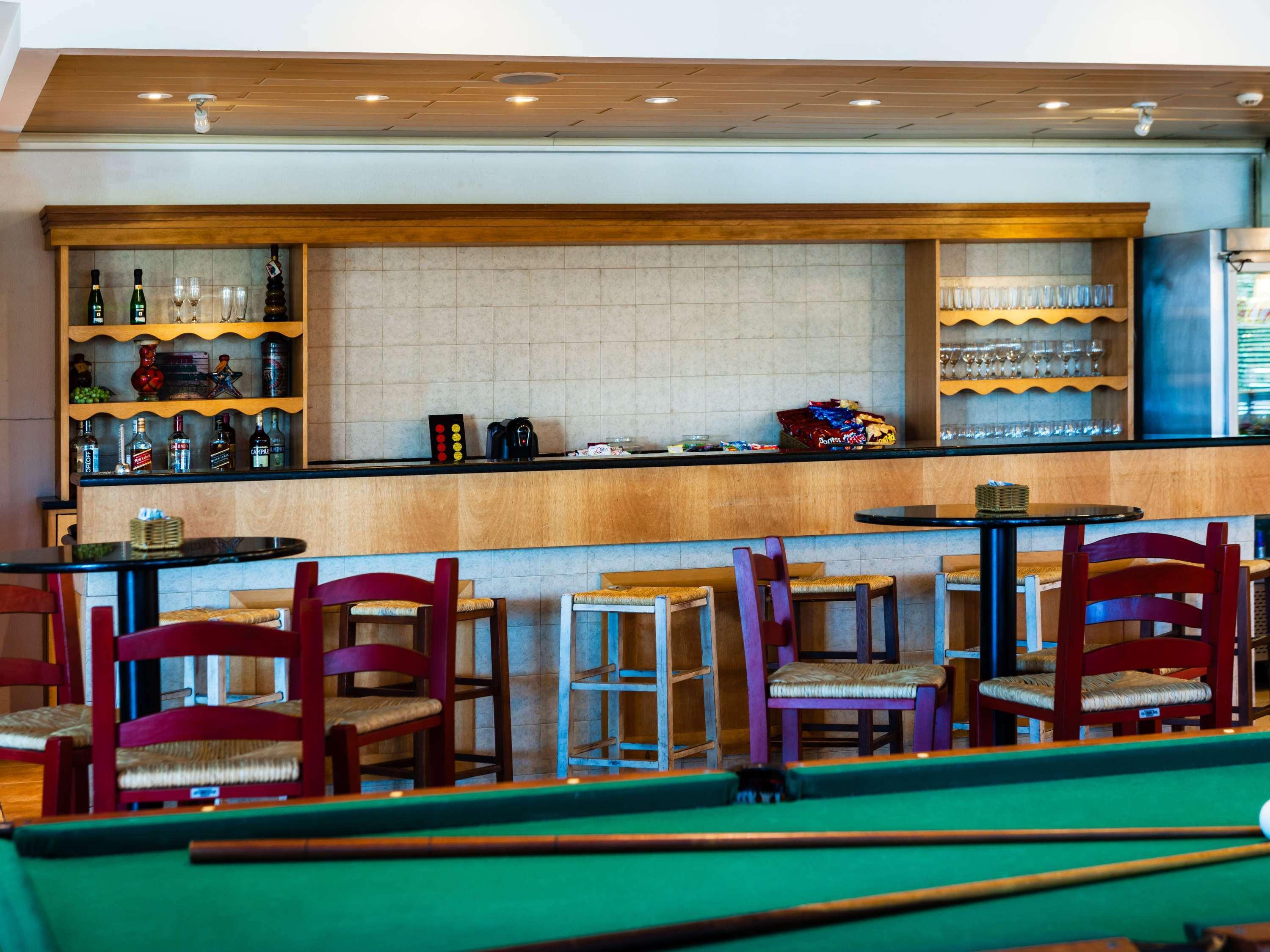 Отель Ibis Vitoria Aeroporto Экстерьер фото