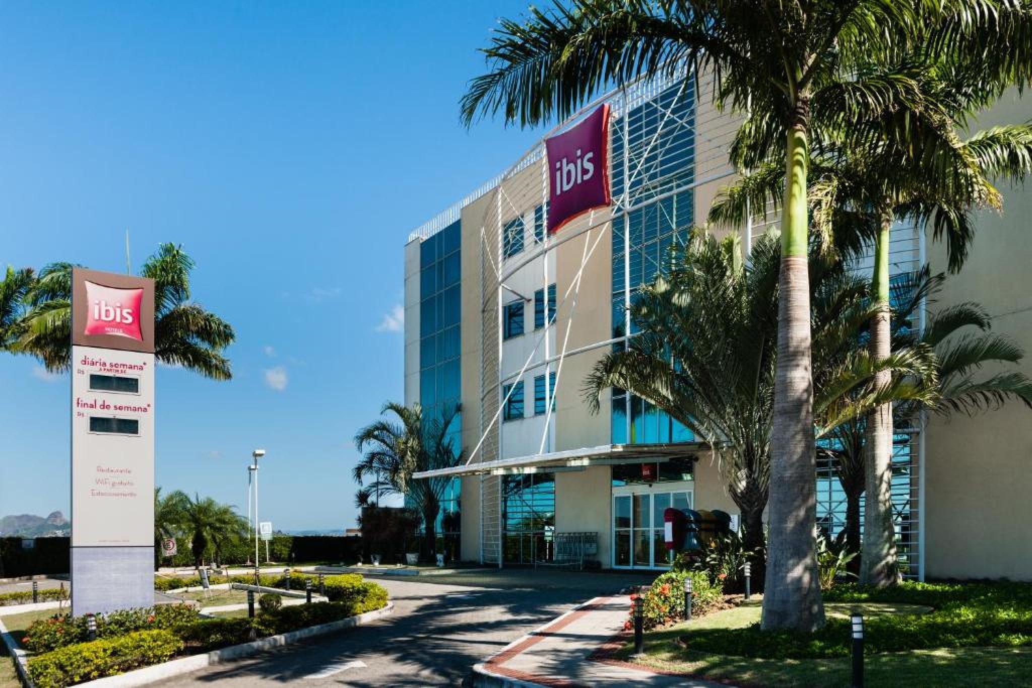 Отель Ibis Vitoria Aeroporto Экстерьер фото