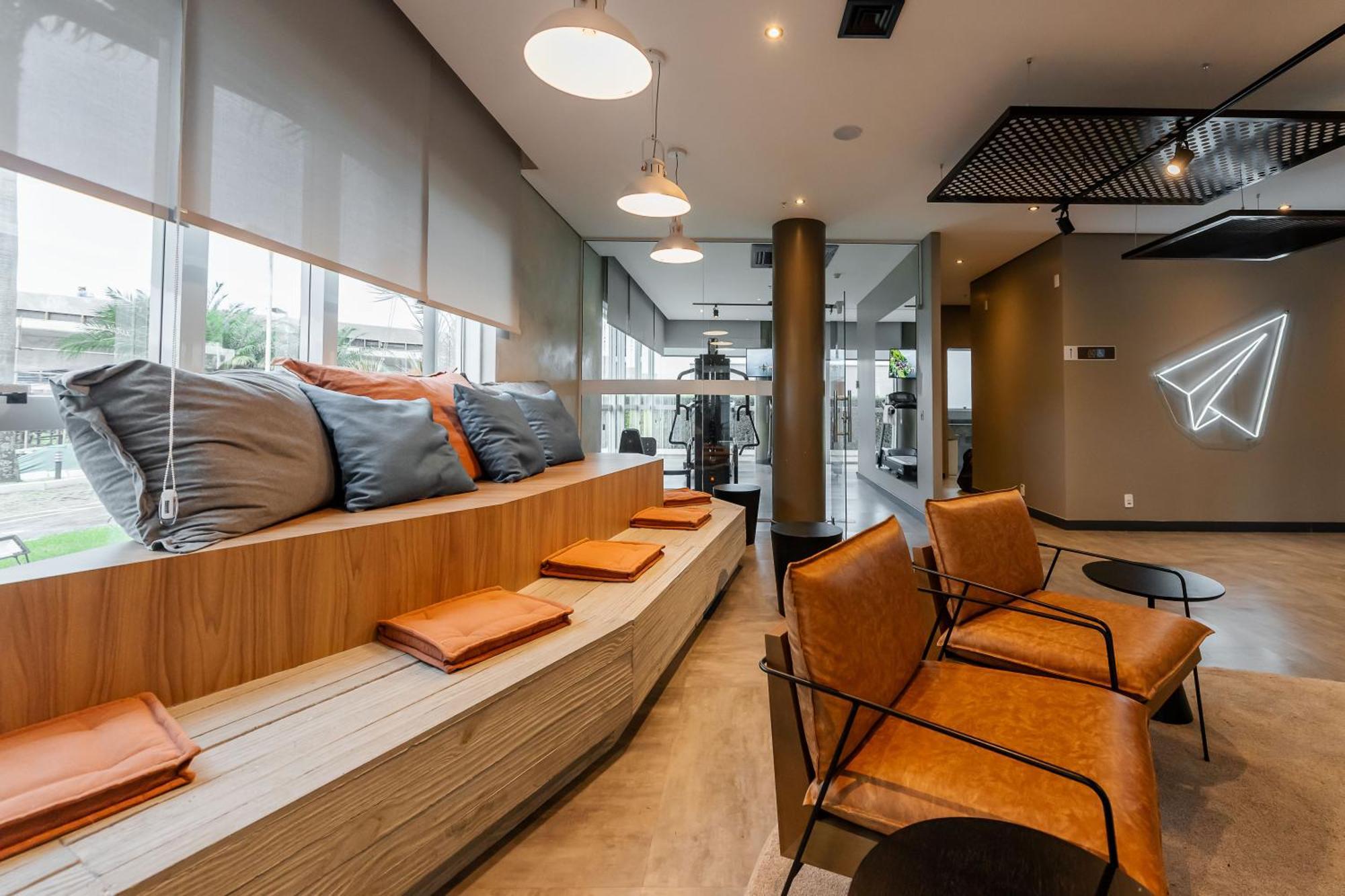 Отель Ibis Vitoria Aeroporto Экстерьер фото