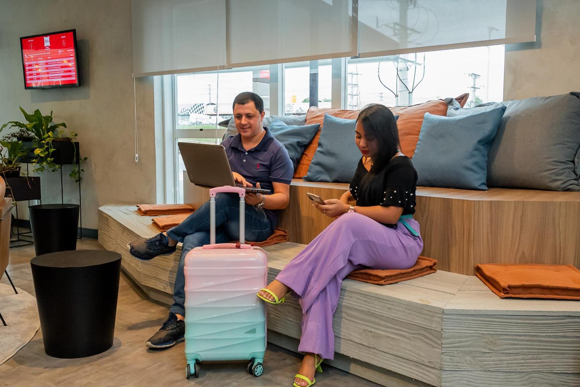 Отель Ibis Vitoria Aeroporto Экстерьер фото